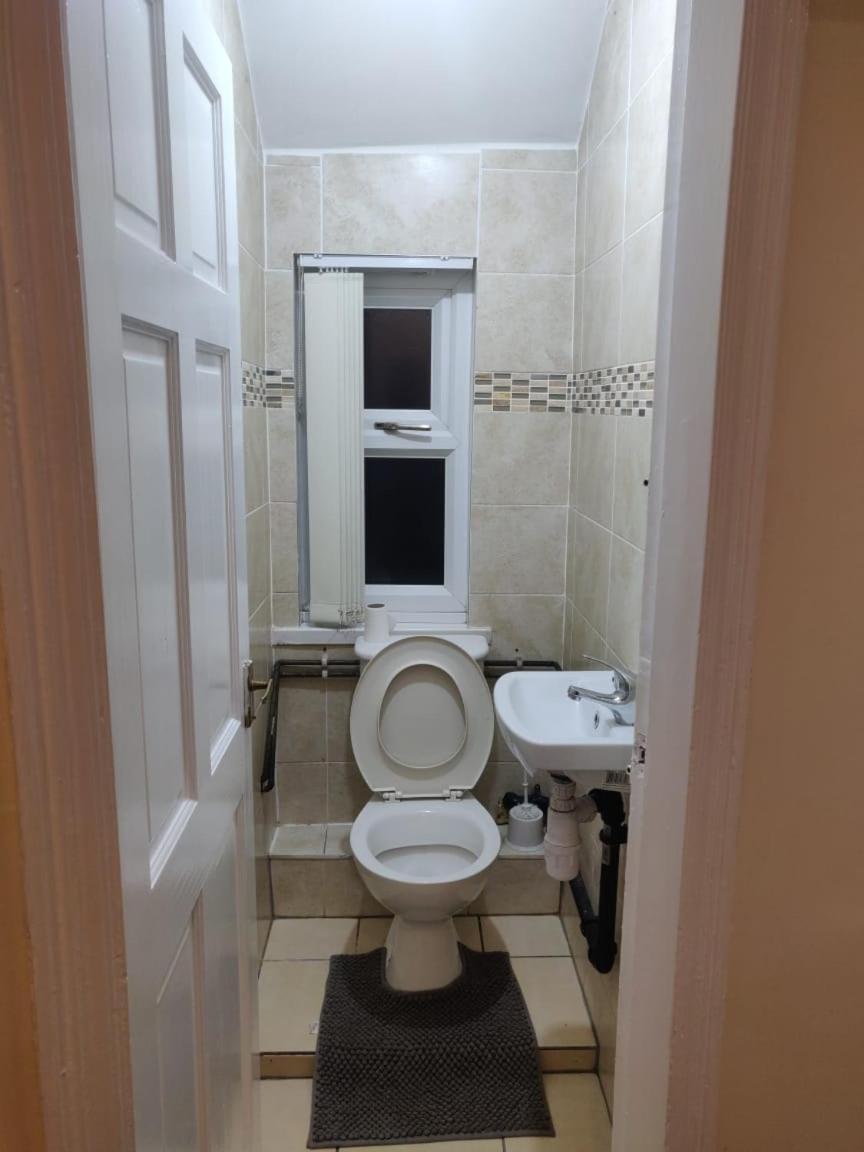Guest house Nice Double Near Cricket & Football Ground