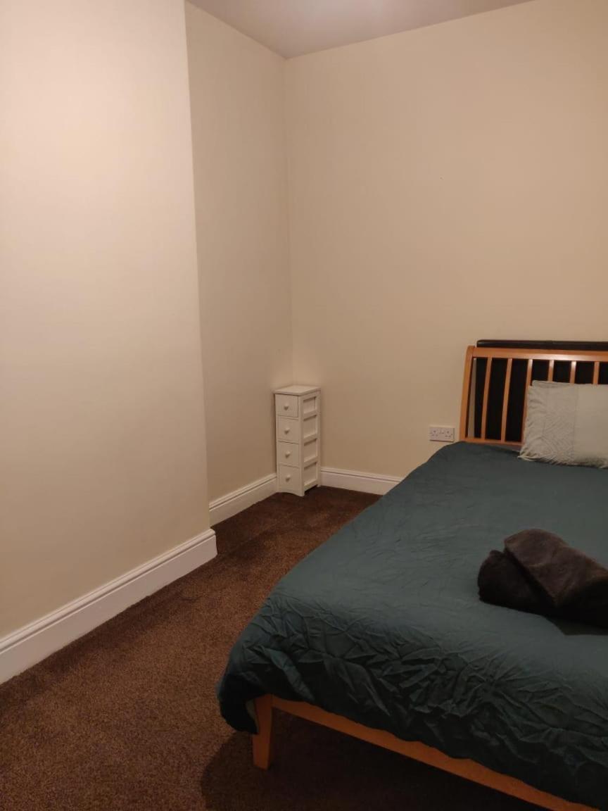 Nice Double Near Cricket & Football Ground Guest house *